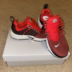 Nike Air Presto Essential // Size: 6
